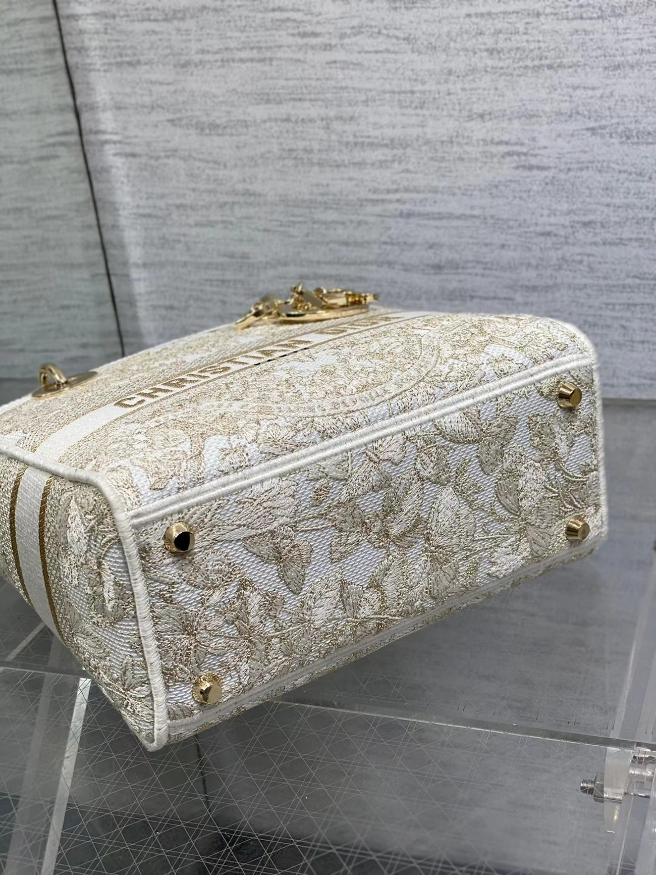 Dior Medium Size Lady D Lite Butterfly Around The World Embroidery Handbag (7) - www.newkick.vip